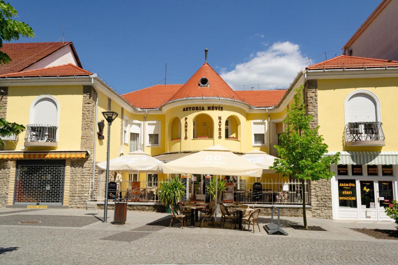 ヘーヴィーズ Astoria Panzio Bed & Breakfast エクステリア 写真