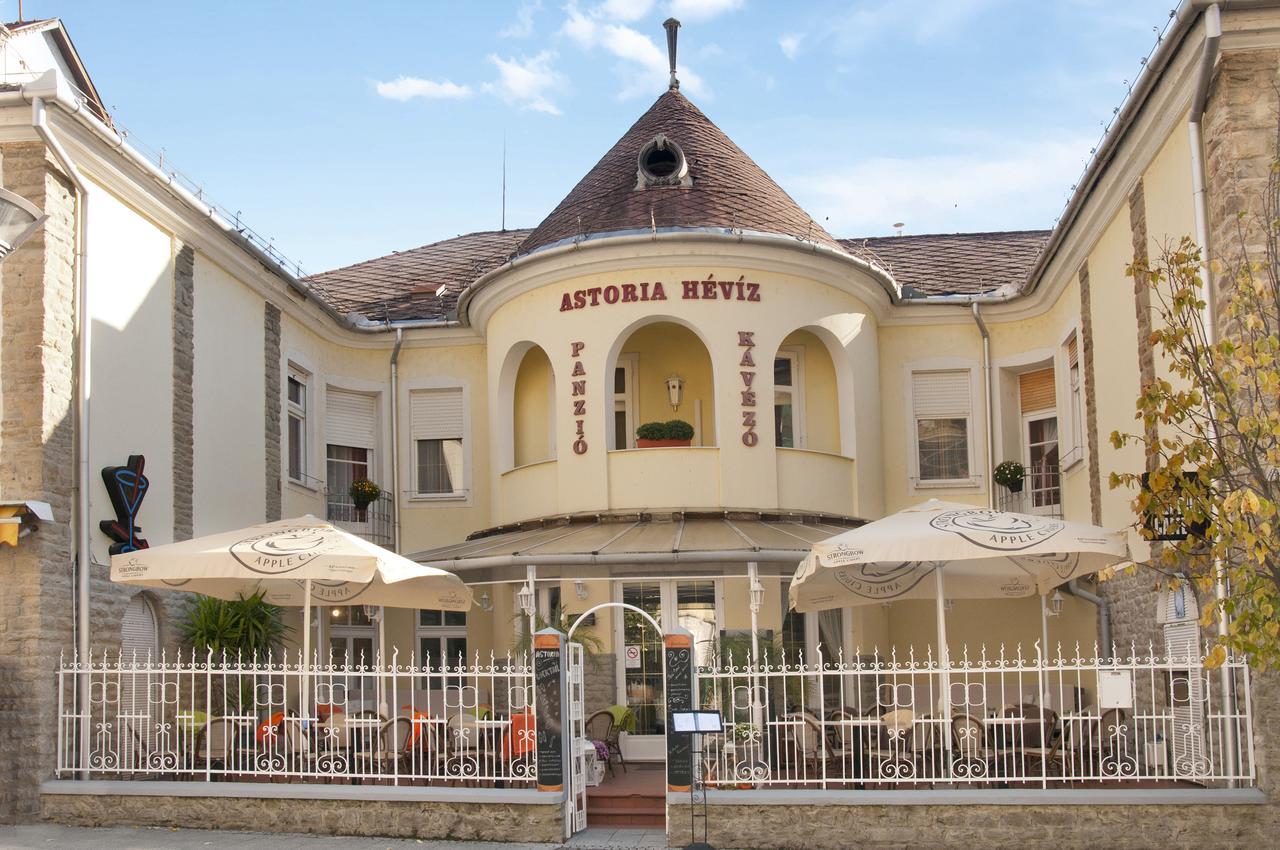 ヘーヴィーズ Astoria Panzio Bed & Breakfast エクステリア 写真